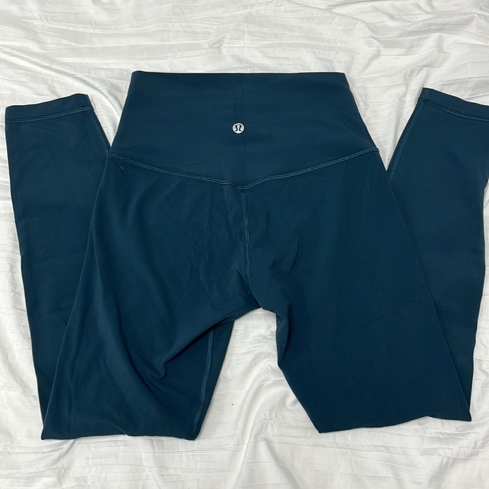 Lululemon Aligns 25” - Picture 3 of 6